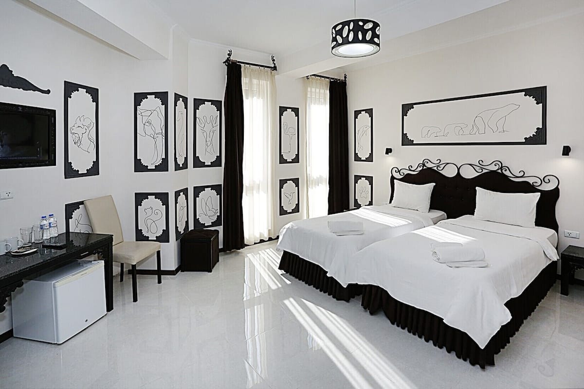 Twin Room | Premium bedding, in-room safe, desk, free WiFi