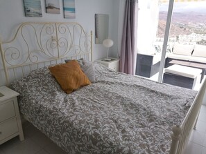 1 chambre, coffres-forts dans les chambres, fer et planche Ă repasser