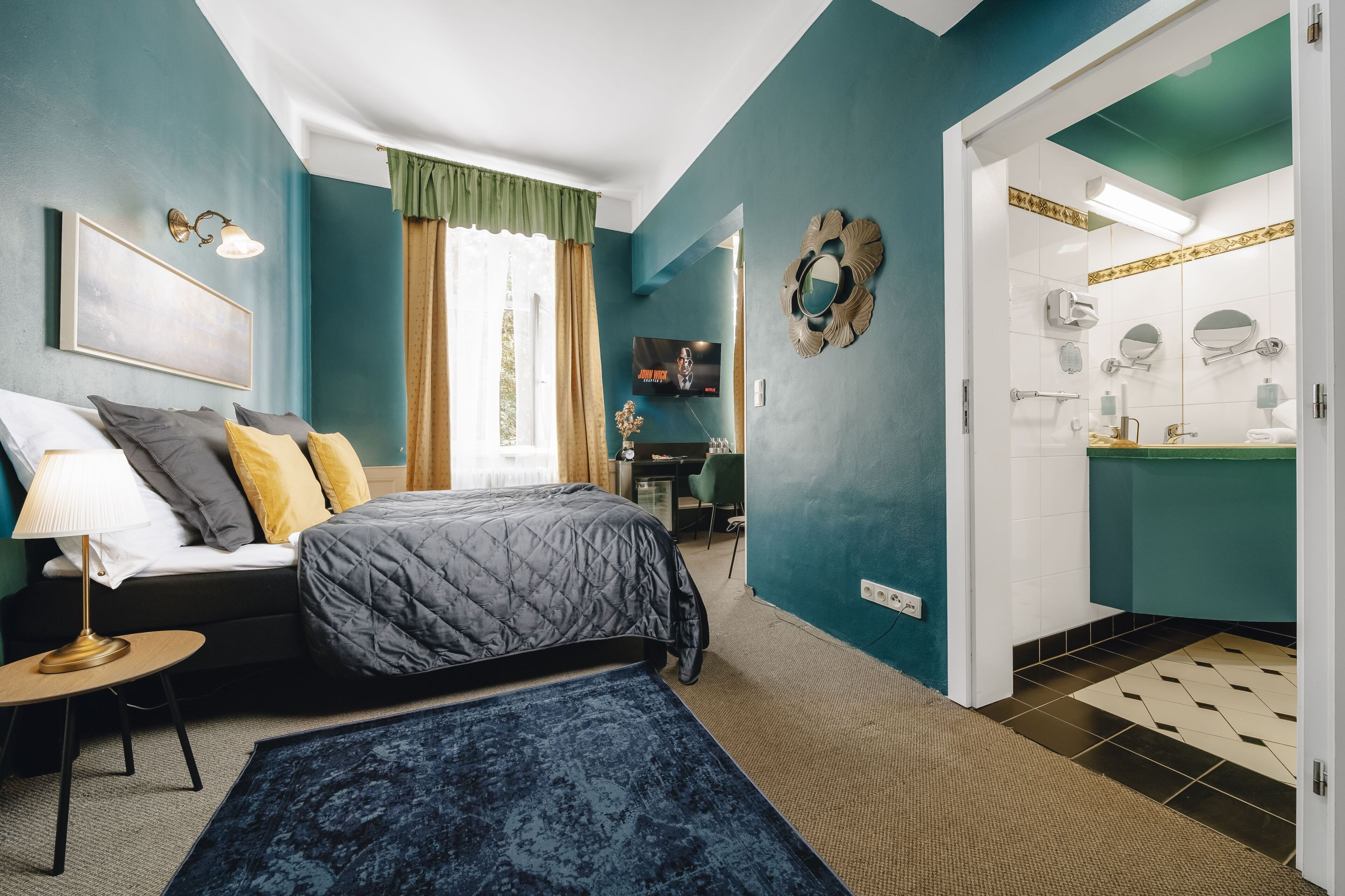 家庭四人房 | 低過敏寢具、迷你吧、客房內保險箱、書桌