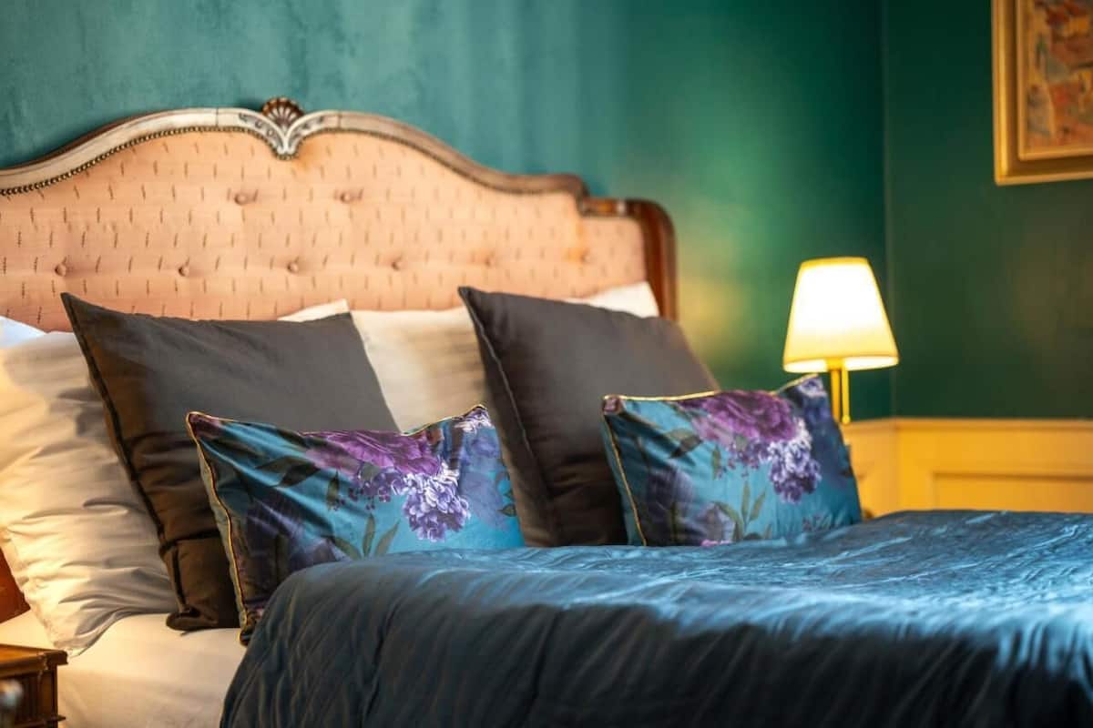 Junior-Suite | 1 Schlafzimmer, Allergikerbettwaren, Minibar, Zimmersafe