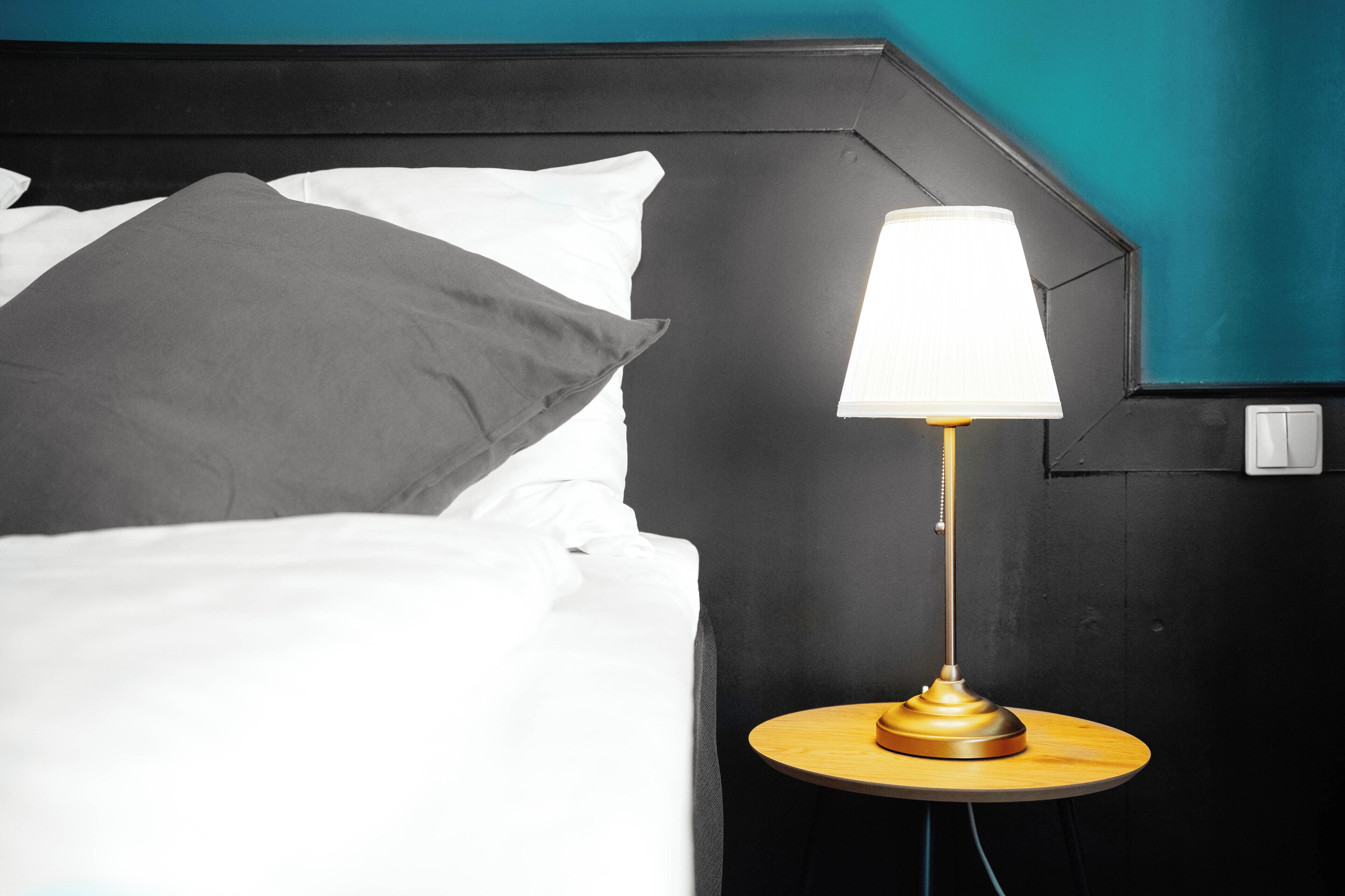 標準雙人房 | 低過敏寢具、迷你吧、客房內保險箱、書桌