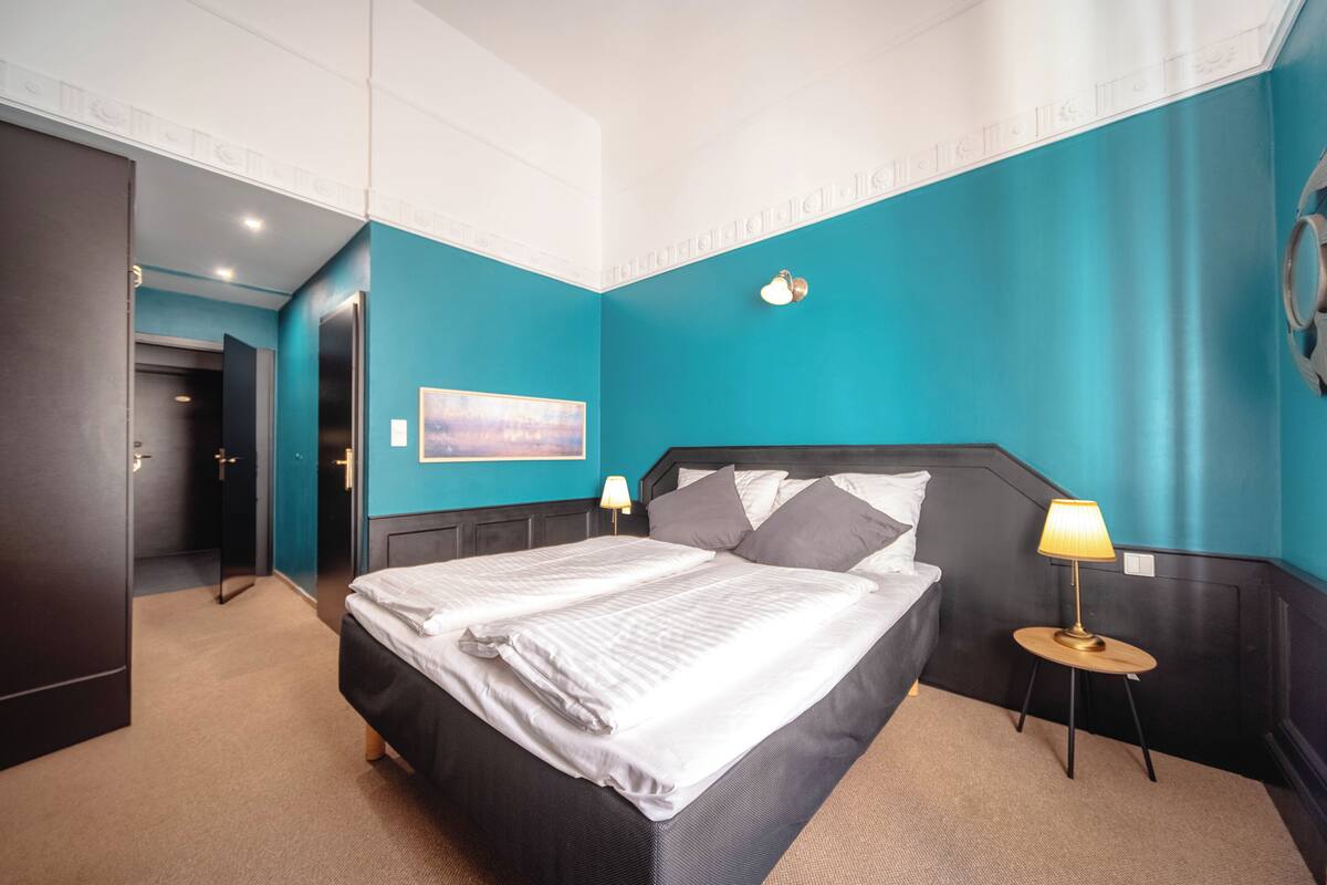 Hypo-allergenic bedding available, minibar, in-room safe, desk