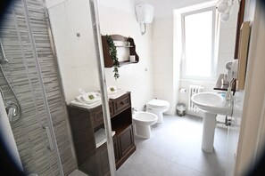 Standard Double Room, 1 Queen Bed | Bathroom - Appia Antica Guest House (Rome)