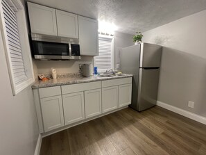 Jääkaappi, mikroaaltouuni