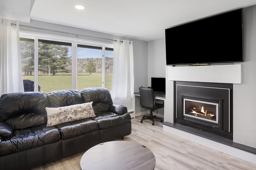 2 Br Village Green, Rec Path! Fantastic Location! - Stowe, VT