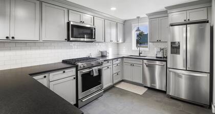 2 BR Village Green, Rec Path! Fantastic Location!