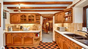 Réfrigérateur, micro-ondes, four, lave-vaisselle