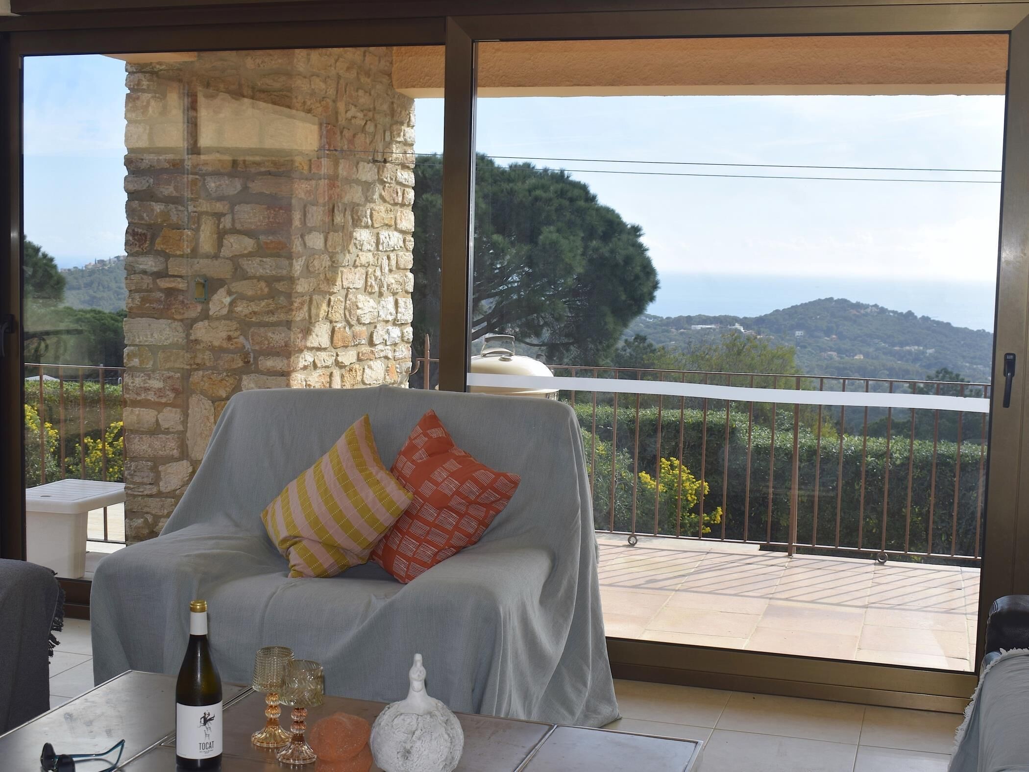 Fernseher, Kamin, DVD-Player, Stereoanlage