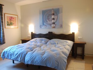 5 makuuhuonetta, silitysrauta/-lauta, internet, vuodevaatteet