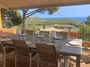 Outdoor dining - Casa Els Pinetells (Begur) (Begur)