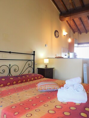 1 dormitorio y ropa de cama
