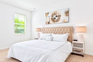 10 slaapkamers, een strijkplank/strijkijzer, wifi, beddengoed