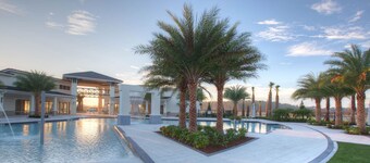 Upstay: Luxury 10BR Mansion w Pool,Hot Tub & Games