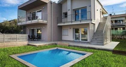 Residence Arena - new, modern, air con and pool