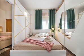 1 bedroom, desk, iron/ironing board, free WiFi