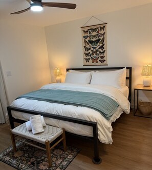1 bedroom, desk, WiFi, bed sheets