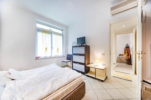 1 bedroom, iron/ironing board, free WiFi - Casa Manuela - Euroresidence Garda vicino al Lago (Garda)