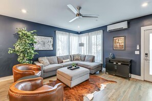 智能電視、乒乓球設施