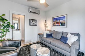 TV connectée, table de tennis de table