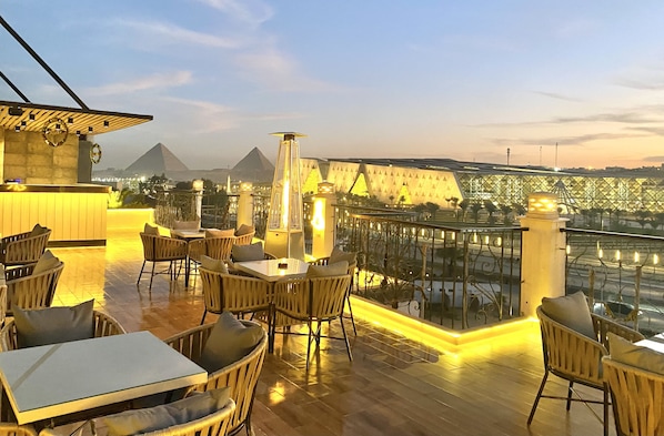 Terrace/patio - New Museum Guest House Pyramids View (Giza)