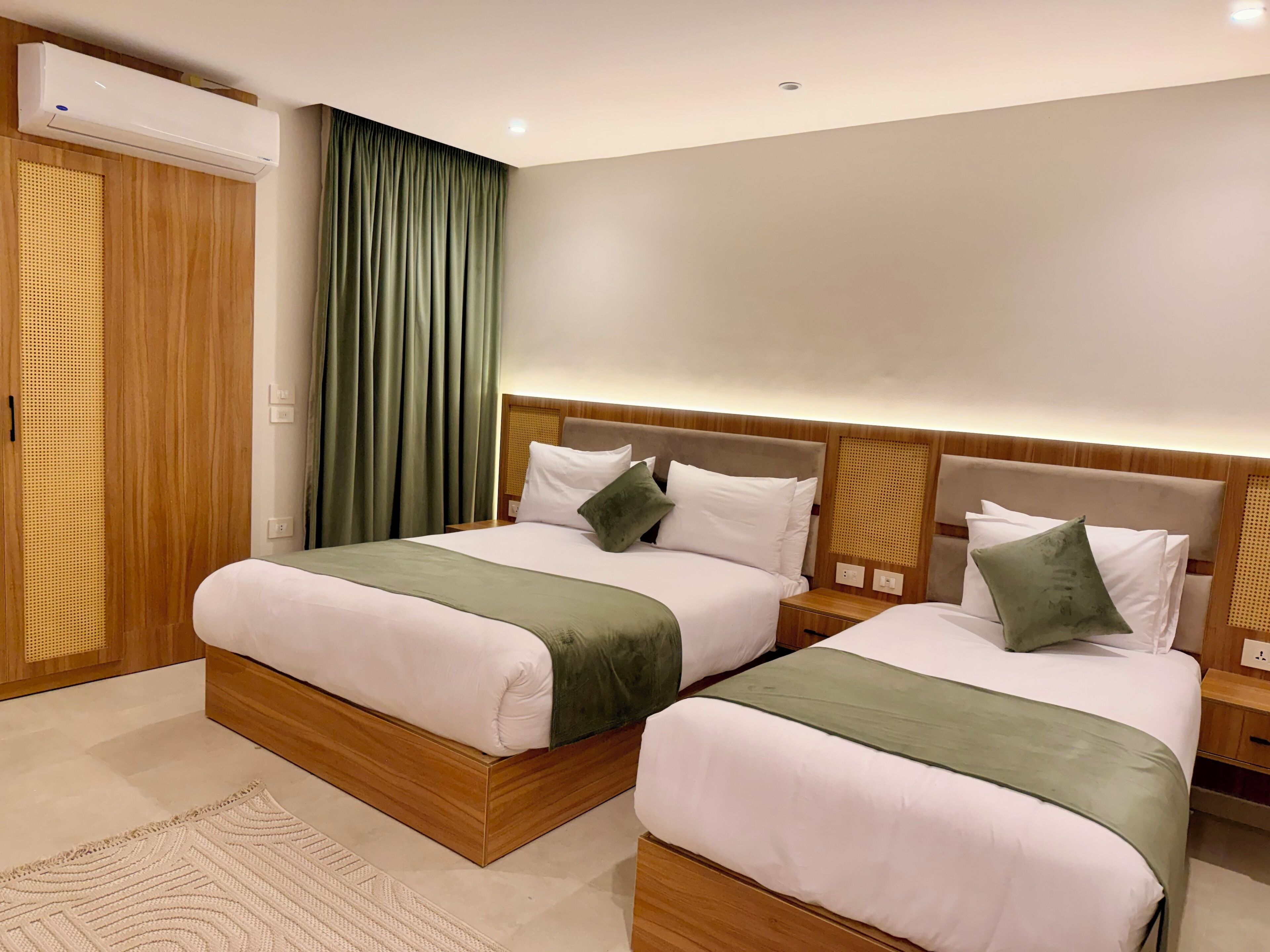 Deluxe Triple Room | Individually decorated, individually furnished, desk, free WiFi