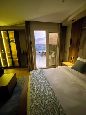 Premium Double Room | Individually decorated, individually furnished, desk, free WiFi - New Museum Guest House Pyramids View (Giza)