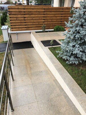 Property grounds - Beautiful Penthouse Lakeview W18 (București)