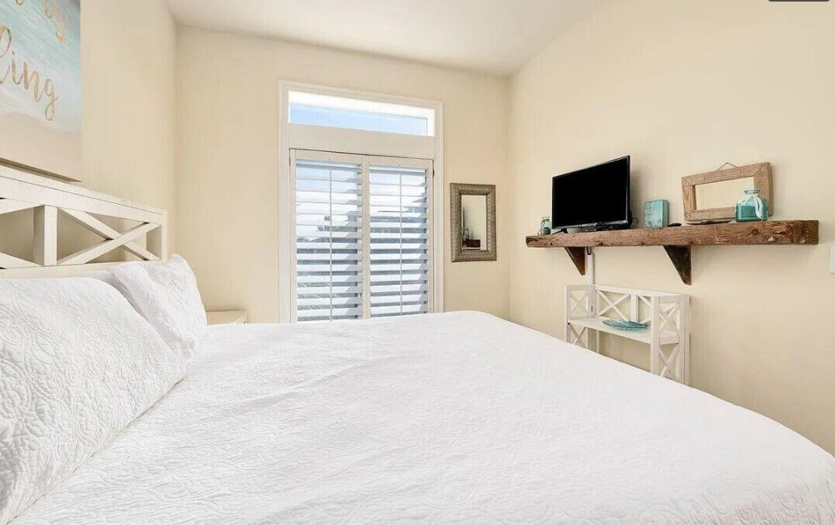 Photo 22 of Large 5BR/4BA Home- Walk to The Beach- PET FRIENDLY!