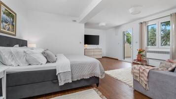 1 slaapkamer, een strijkplank/strijkijzer, wifi, beddengoed