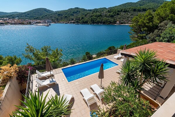 Pool - Villa with Private Pool in Vela Luka (Vela Luka)