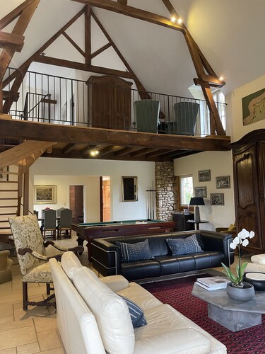 Magnificient Grand Longere on grounds of 15 Century Manor