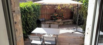 Maison Entière Avec Cour Intérieure