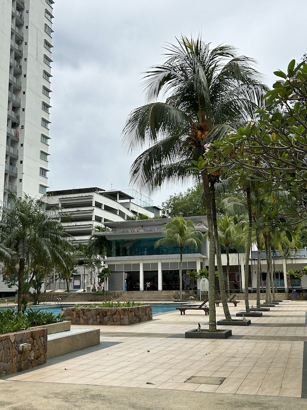 Outdoor pool - Aman HillTop Disney-Fantasy Resort Stays (Seri Kembangan)