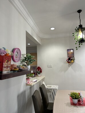 Dining - Aman HillTop Disney-Fantasy Resort Stays (Seri Kembangan)