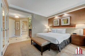 Coffres-forts dans les chambres, bureau, fer et planche à repasser