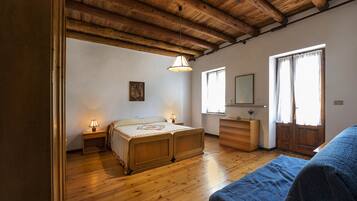 2 Schlafzimmer, Bügeleisen/Bügelbrett, kostenloses WLAN