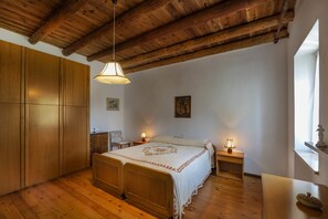 2 bedrooms, iron/ironing board, free WiFi - Dimora Forte San Marco - rustico con giardino (Caprino Veronese)