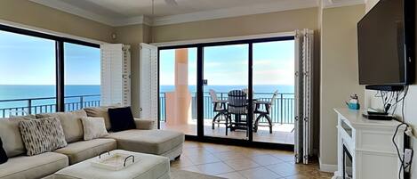 智能电视、壁炉