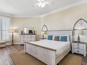 3 bedrooms, iron/ironing board, WiFi, bed sheets - SeaChase 1501W | Sky-High Views & Pool (Orange Beach)