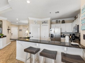 Coffee/tea maker, fridge, microwave, oven - SeaChase 1501W | Sky-High Views & Pool (Orange Beach)