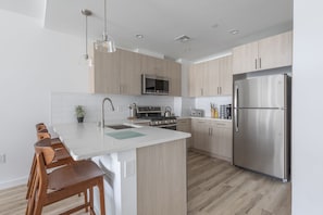 Apartment | 3 bedrooms - Sun-kissed 3BR Loft With Patio Minutes to NYC (Hoboken)
