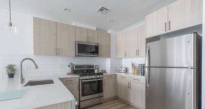 Sun-kissed 3BR Loft With Patio Minutes to NYC