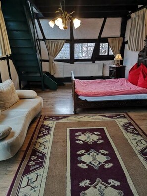 3 chambres, accès au Wi-Fi (inclus), literie fournie