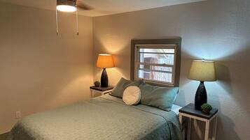 3 bedrooms, iron/ironing board, WiFi, bed sheets