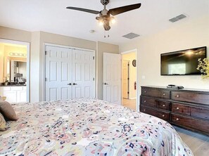 4 Schlafzimmer, Reisekinderbett, kostenloses WLAN, Bettwäsche