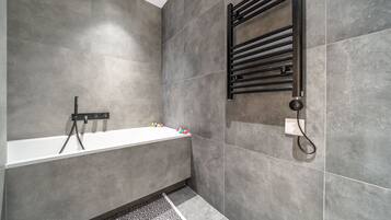 Shower, bidet, towels, soap