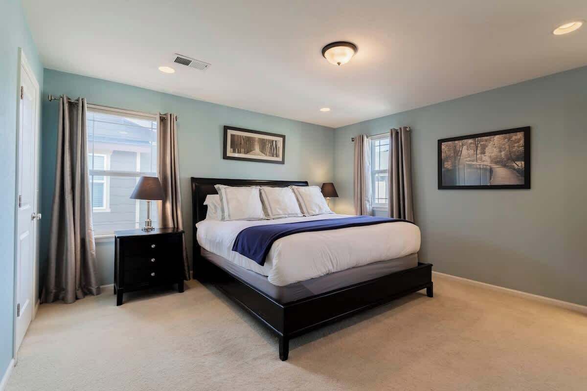 3 bedrooms, desk, iron/ironing board, WiFi
