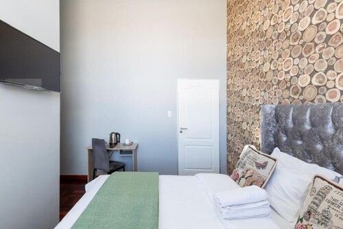 Cape Palm Royal Guesthouse 