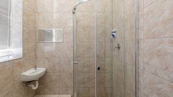 Deluxe Double Room | Iron/ironing board, free WiFi