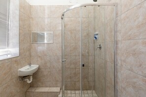 Deluxe Double Room | Iron/ironing board, free WiFi - Cape Palm Royal Guesthouse (Cape Town)